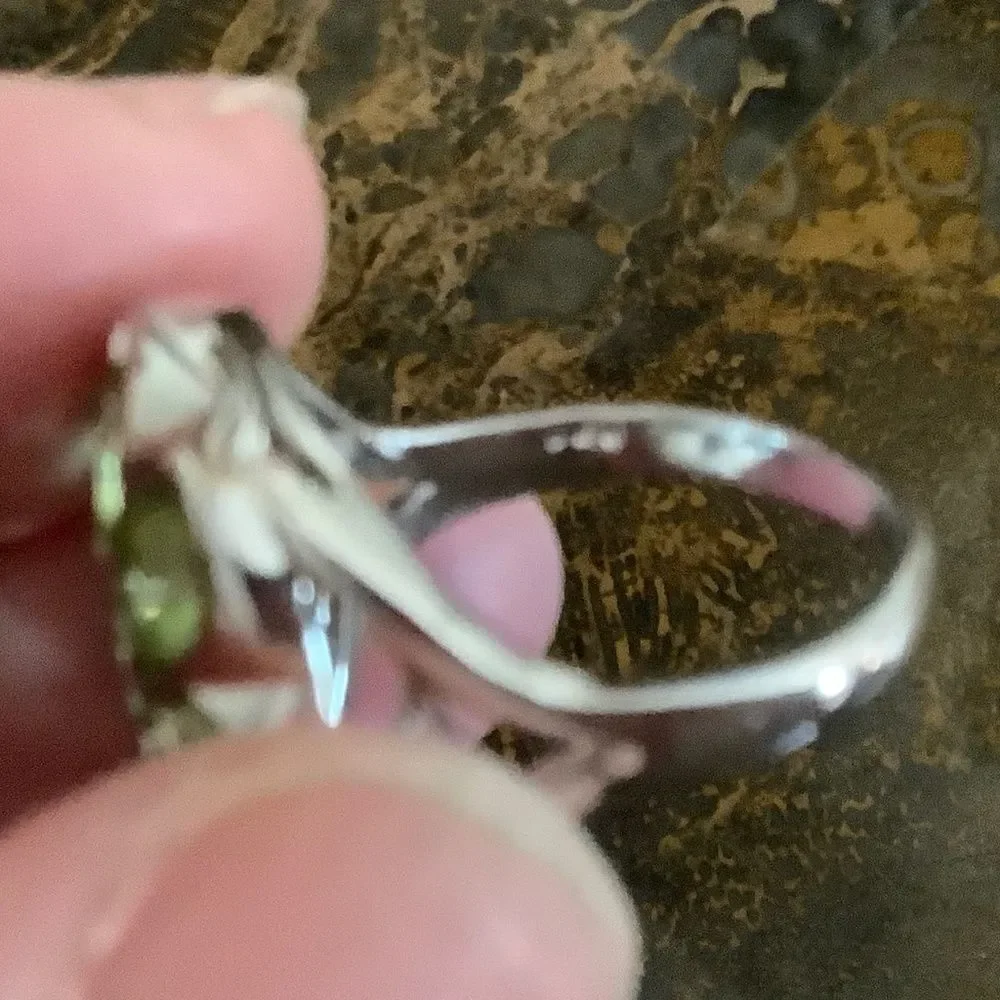 𝅺STERLING SILVER 925 PERIDOT FLORAL RING SIZE US 7.5​​